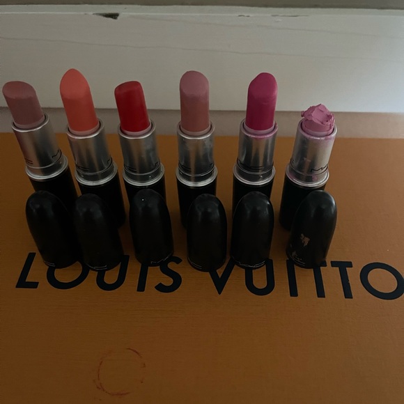 MAC LIPSTICK SET - Picture 3 of 3